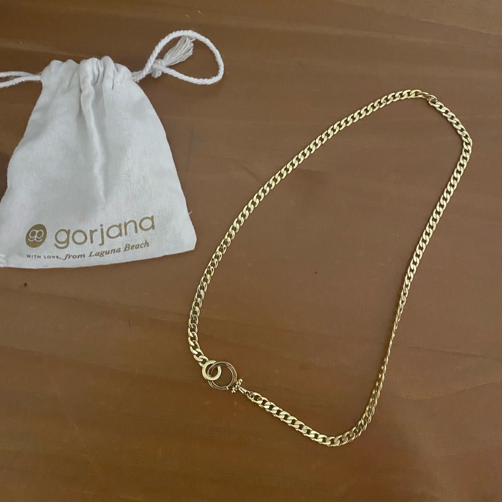 Gold chain necklace